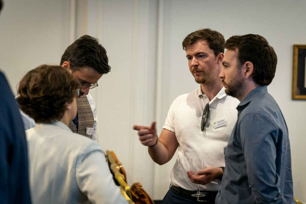 Les anciens étudiants de l'ICS Bégué échangent 