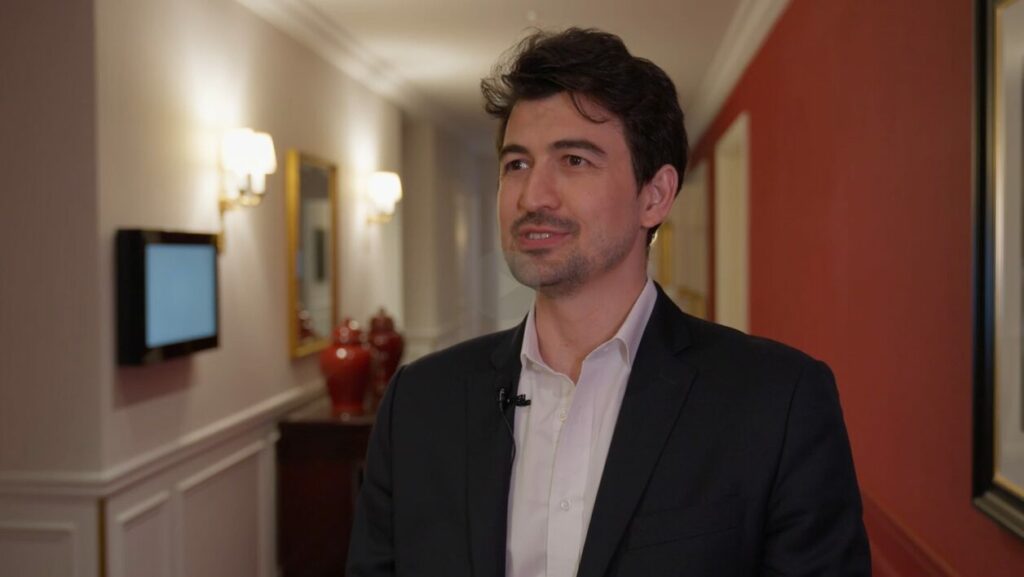 Vadim TOMAYEV parle de l'importance du réseautage 